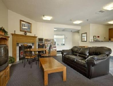 Days Inn by Wyndham Warsaw 2