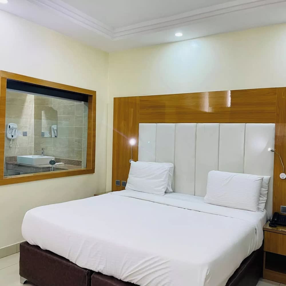 Richland Hotel 2