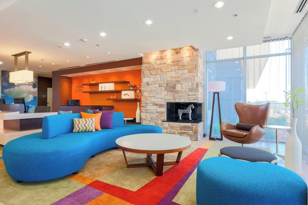 Fairfield Inn & Suites by Marriott Pleasanton 1