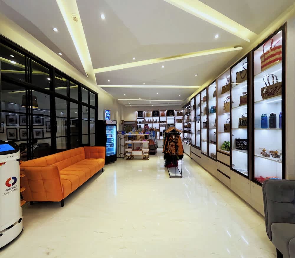 Fairway Colombo - Sri Lanka's First Hotel With Robot Technology 2