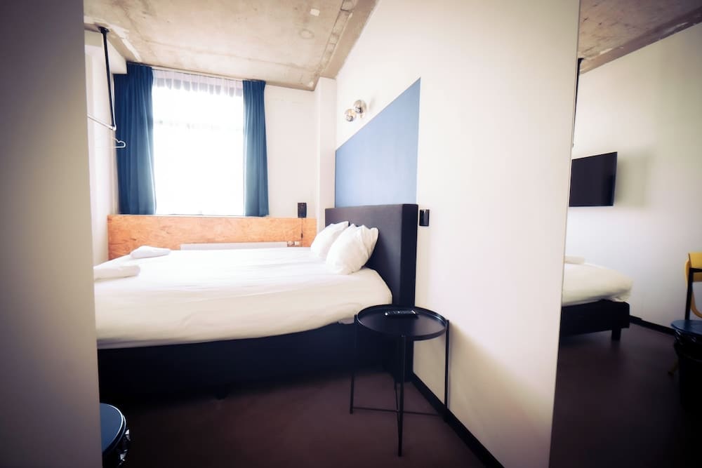 Urban Hotel The Golden Stork 5