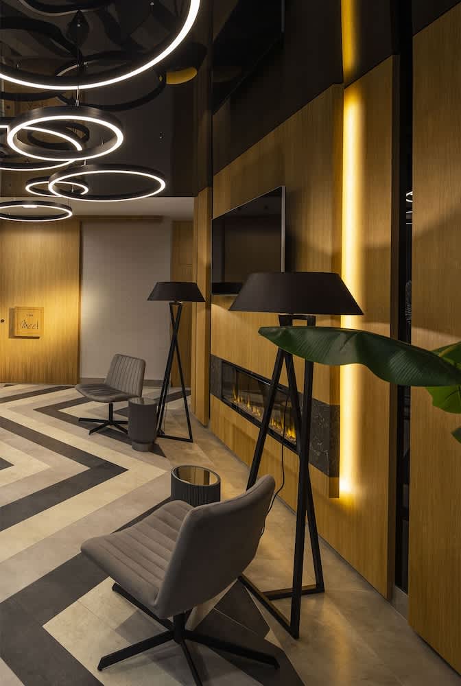 -- ESTE PARK HOTEL -- part of Urban Chic Luxury Design Hotels - Parking & Compliments - next to Shopping & Dining Mall Plovdiv 2