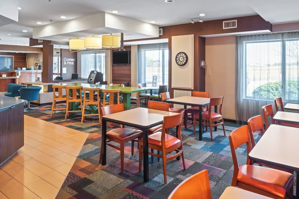 Fairfield Inn & Suites by Marriott Columbus 4