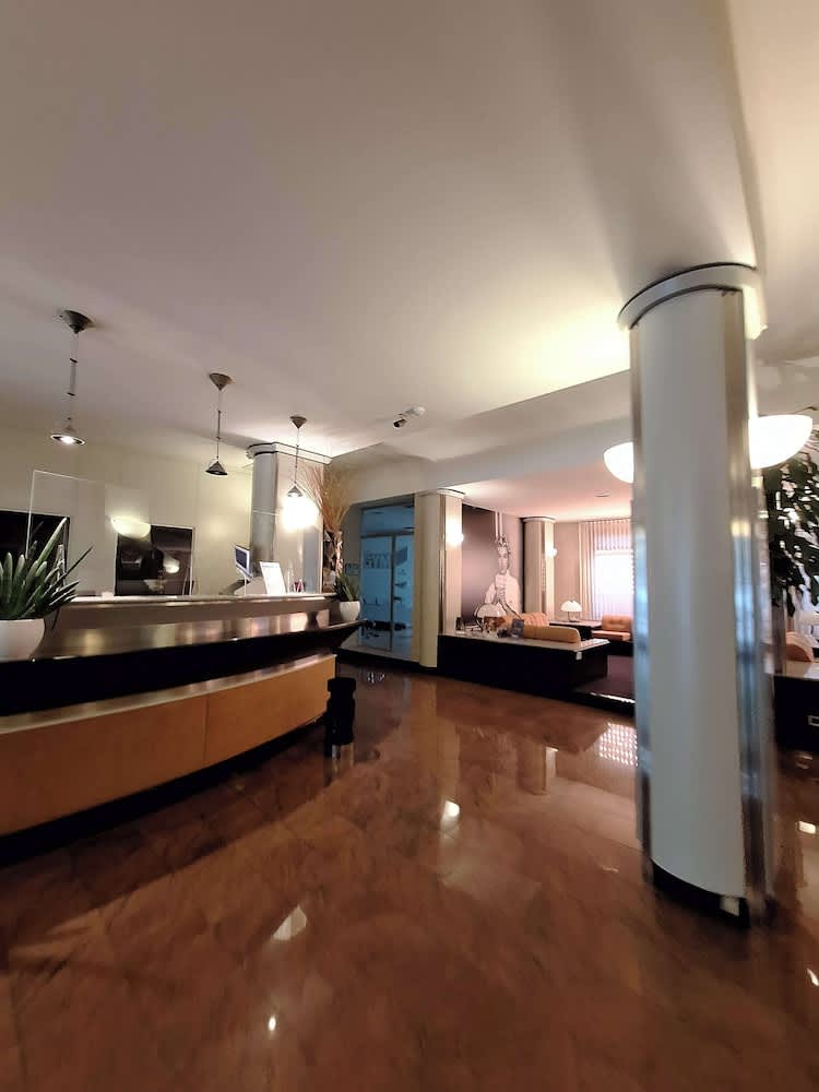 Sure Hotel by Best Western Milano 5