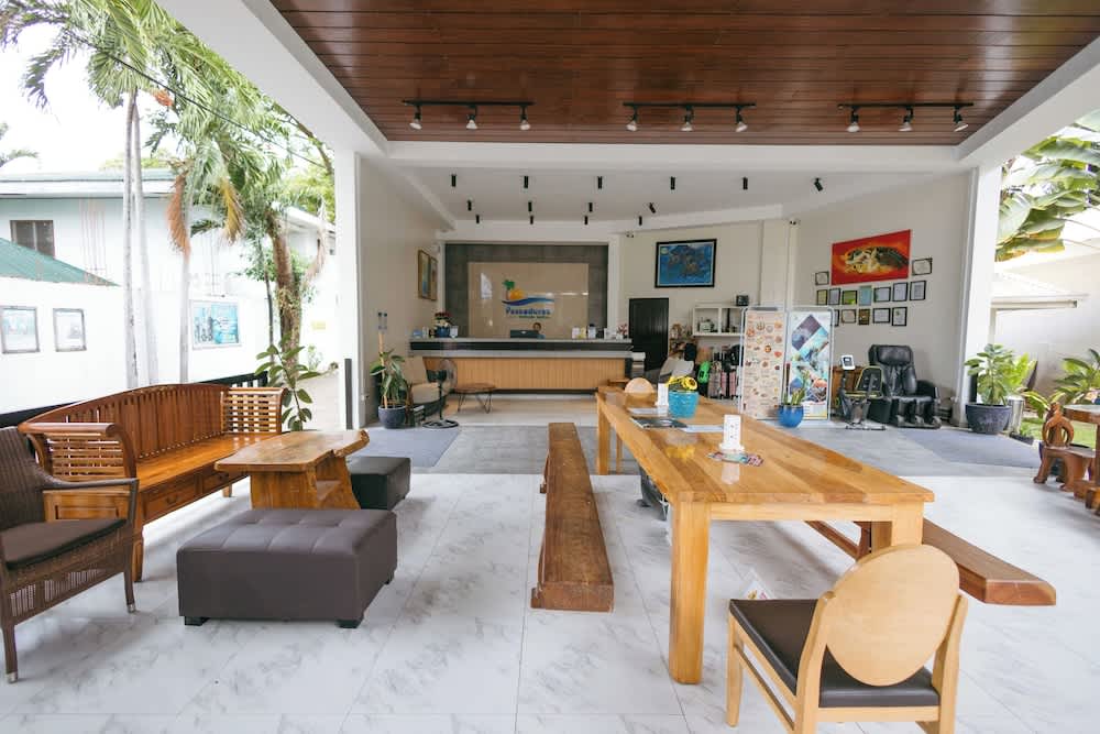 Pescadores Suites Moalboal 2