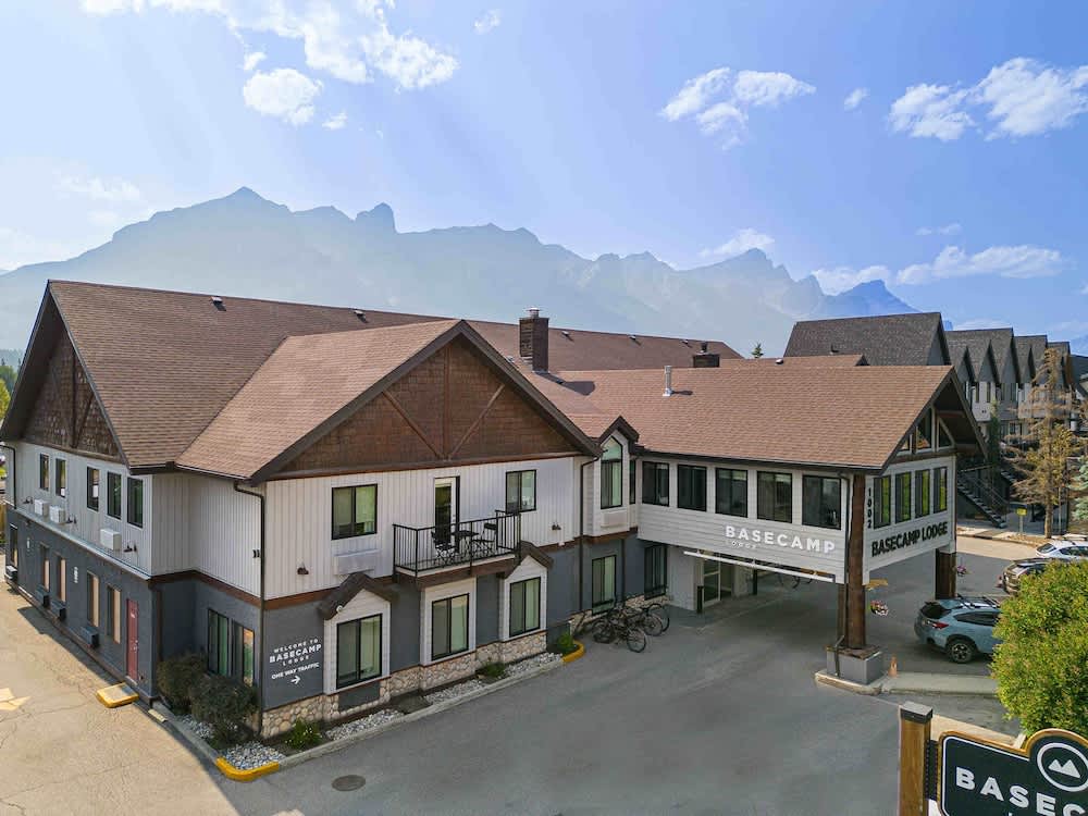 Basecamp Lodge Canmore 1