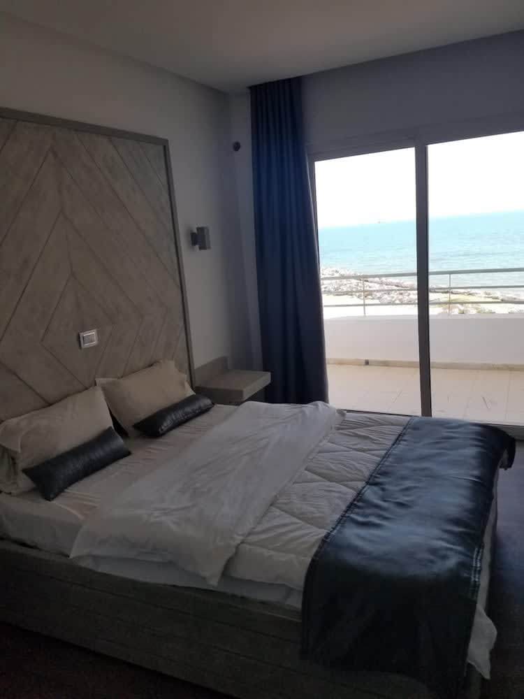 Palm Hotel 2