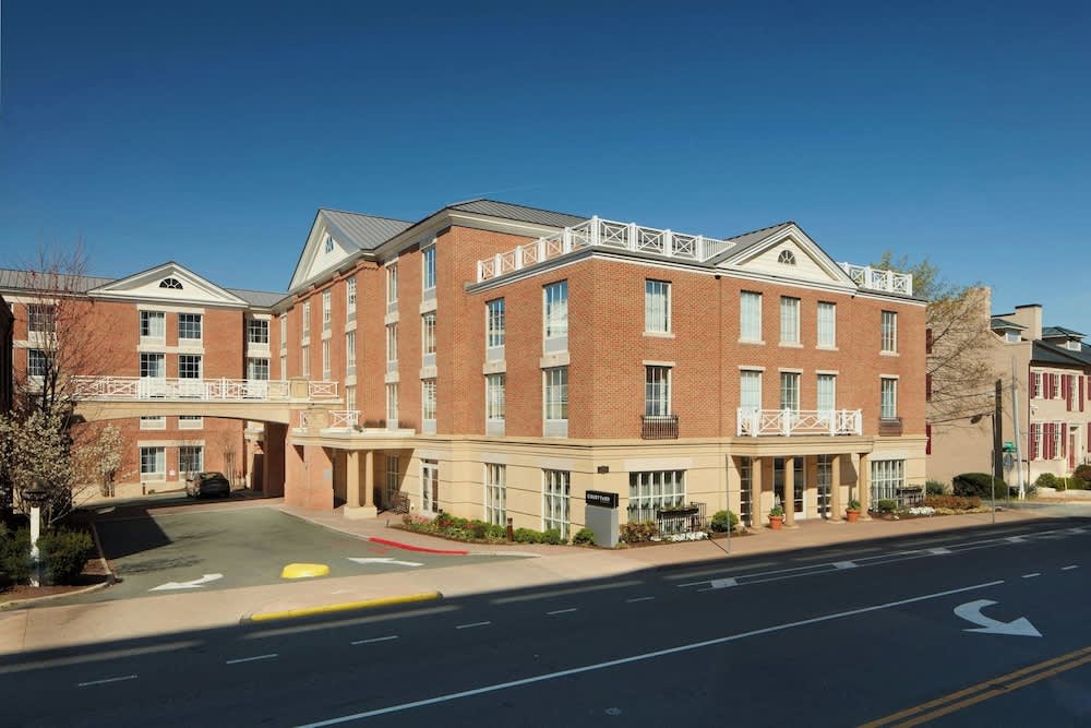 Courtyard by Marriott Charlottesville - University Medical Center 1