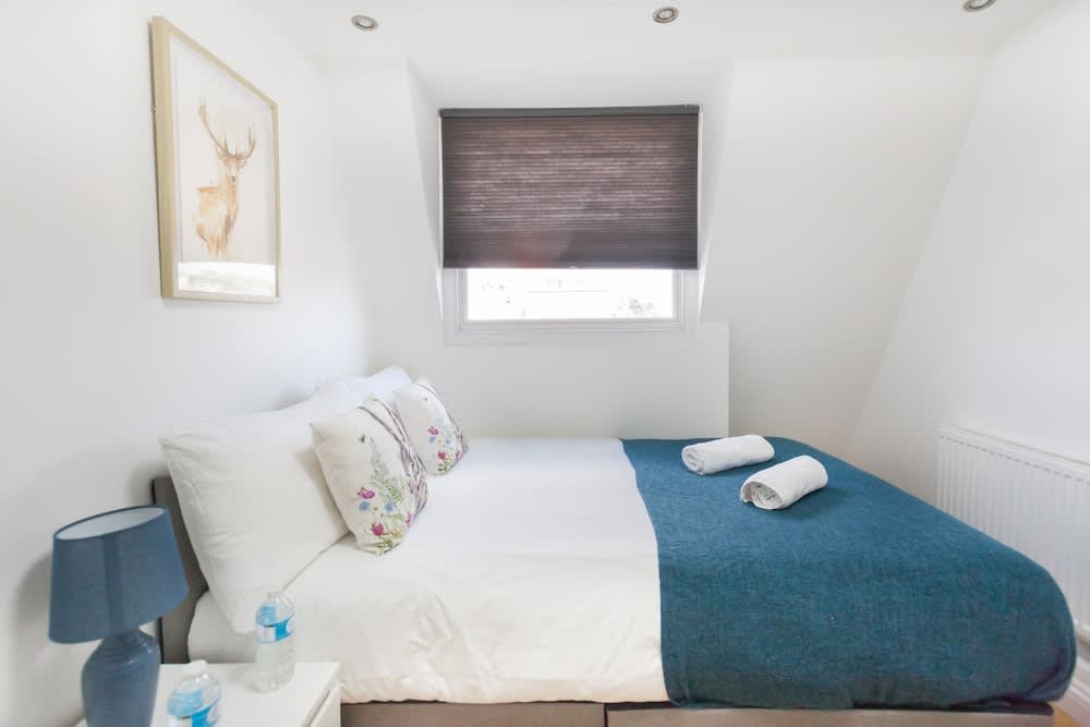 Euston Modern Apartments 2