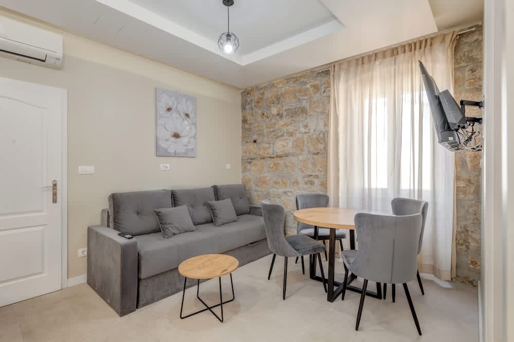 InMotion Luxury Rooms 2