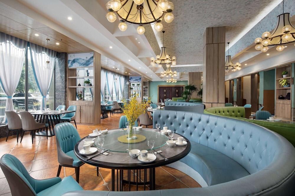 Ramada By Wyndham Changsha Tianxin 4