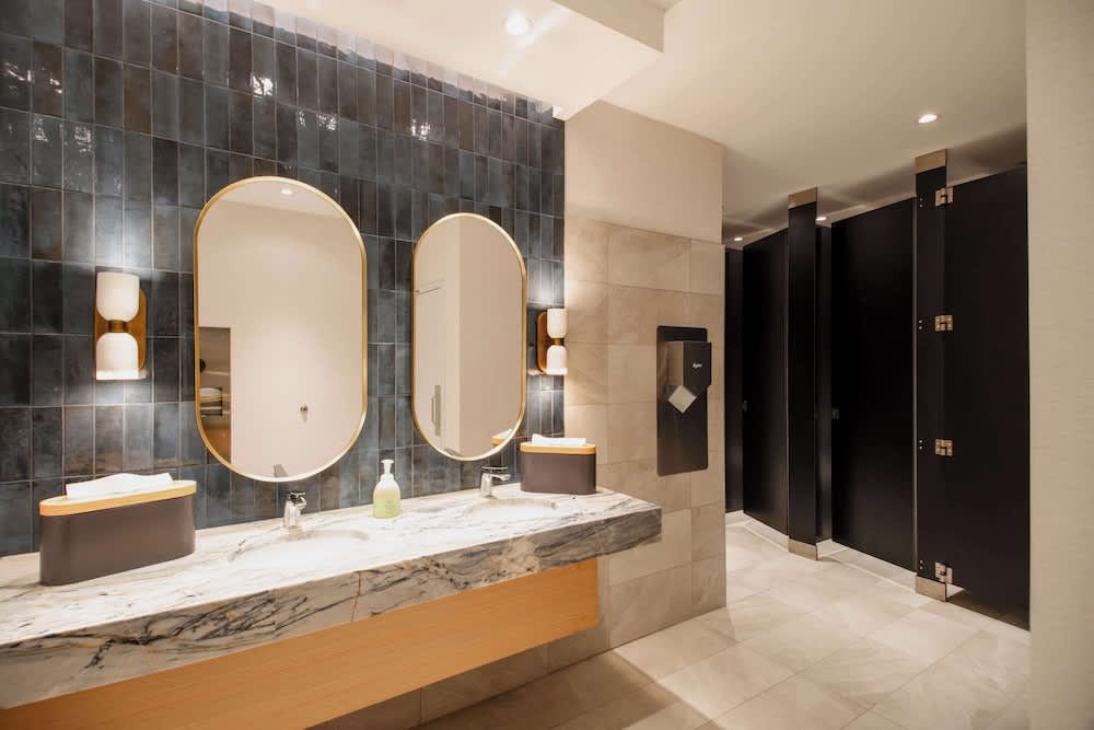 Coast Canmore Hotel & Conference Centre 2