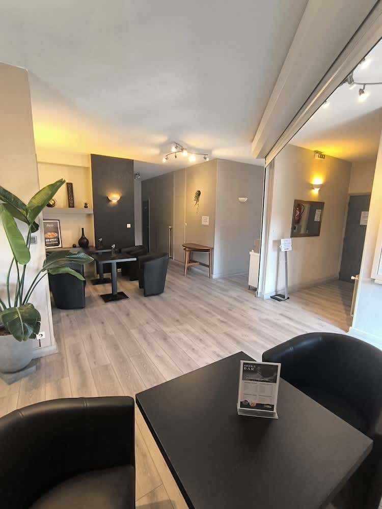 Adonis Lyon Est Hôtel Artys 2