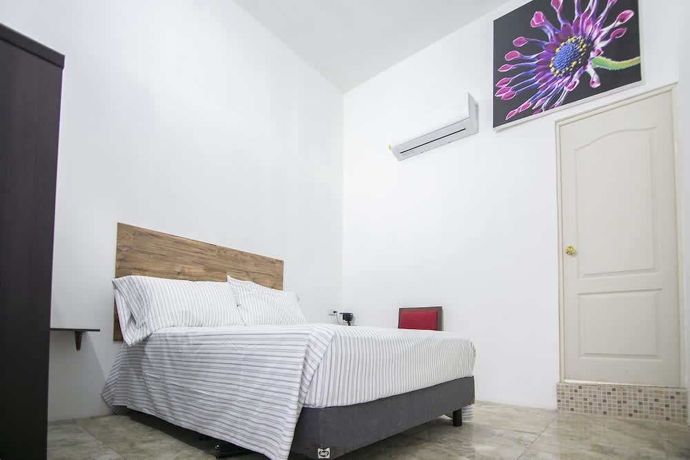 OYO Hotel Plaza Las Torres, Cabo San Lucas 1