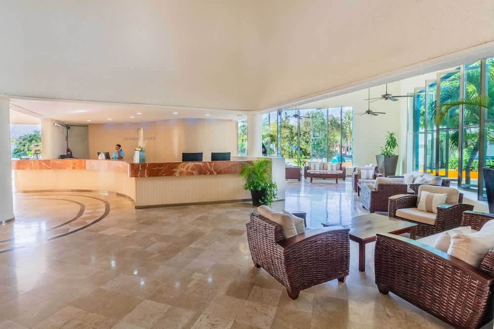 Aquamarina Beach Resort 3