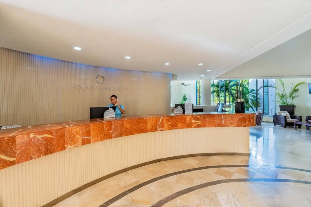 Aquamarina Beach Resort 2