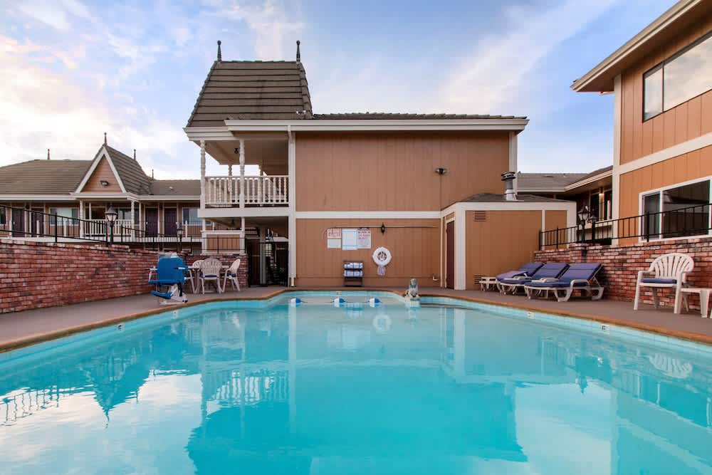 Ramada Bayside Inn & Suites Eureka 1