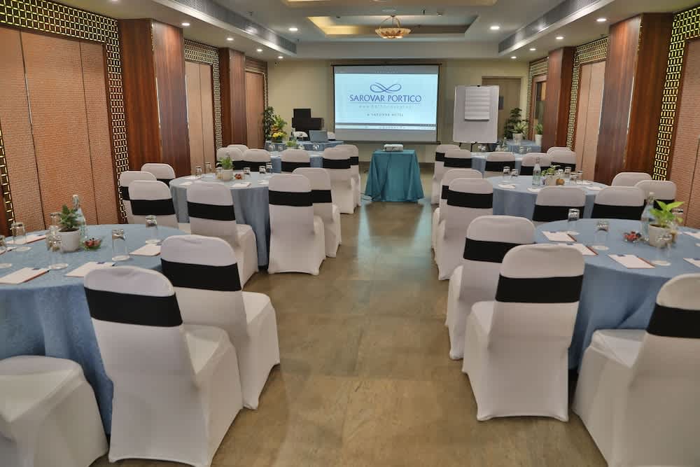 Sarovar Portico Naraina, Hotel 1