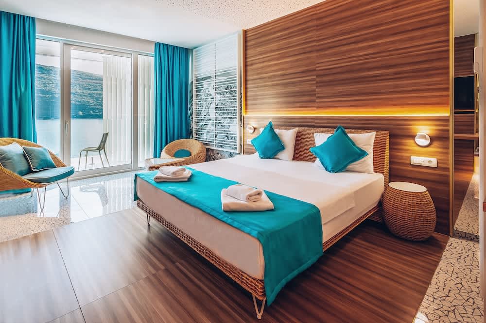 Carine Hotel Kumbor 4