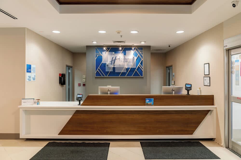 Holiday Inn Express & Suites RALEIGH SW NC STATE by IHG 2