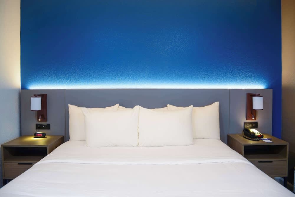 Comfort Inn & Suites Moreno Valley near March Air Reserve Base 1