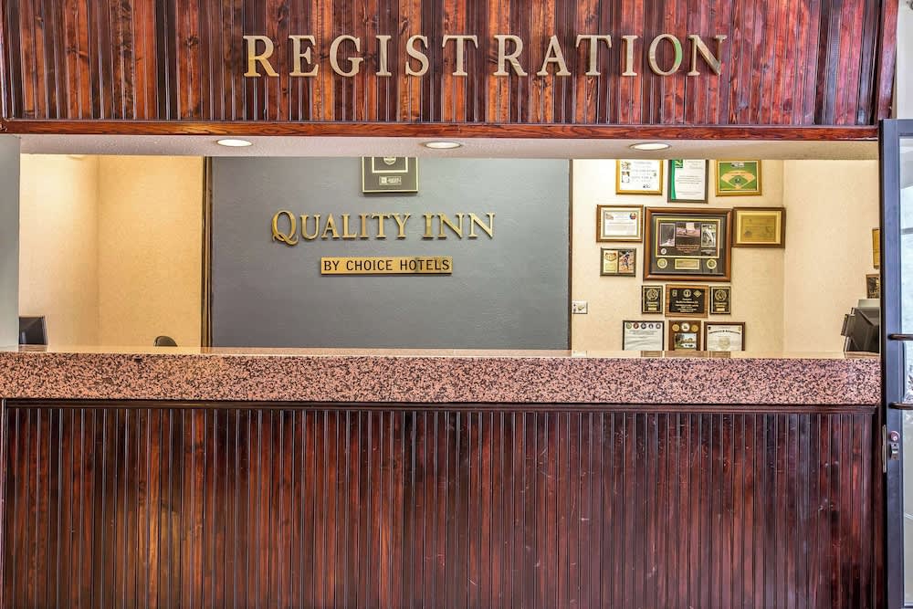Quality Inn On Historic Route 66 4