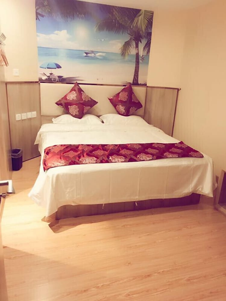 Super 8 Hotel (Beijing Tian'anmen Wangfujing Pedestrian Street) 2