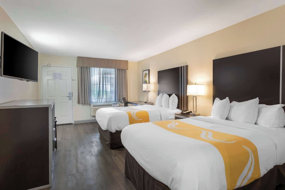 Quality Inn & Suites Camarillo-Oxnard 5