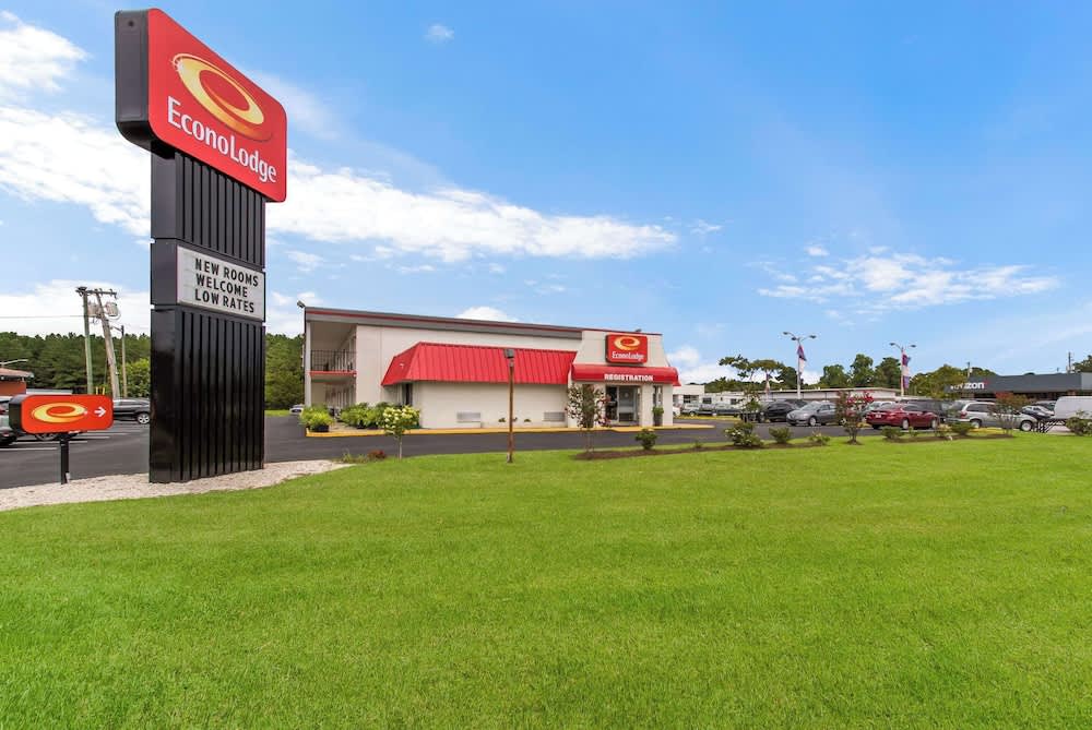 Econo Lodge Washington NC North 1