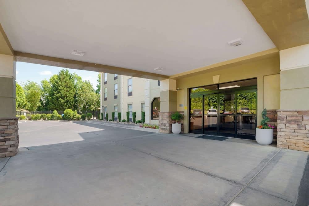 Comfort Inn Asheville Airport 1