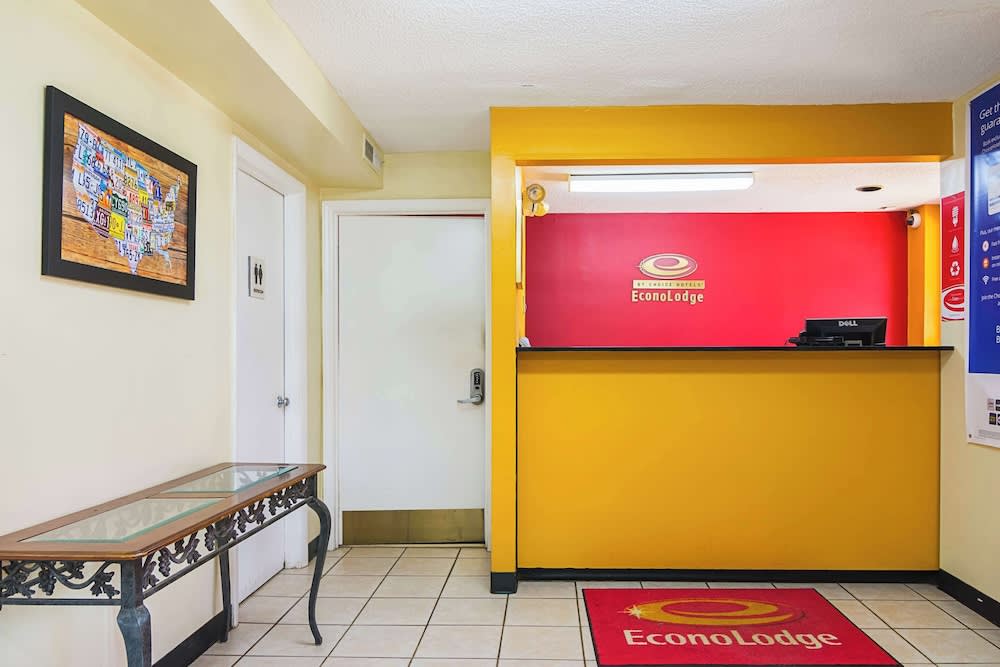 Econo Lodge Research Triangle Park 2