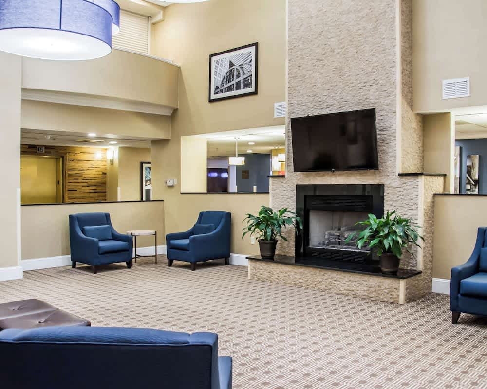 Comfort Suites University - Research Park 2