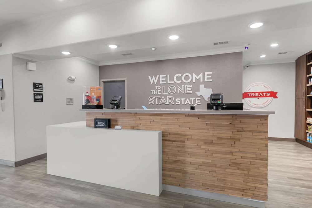 Hampton Inn Seguin 5