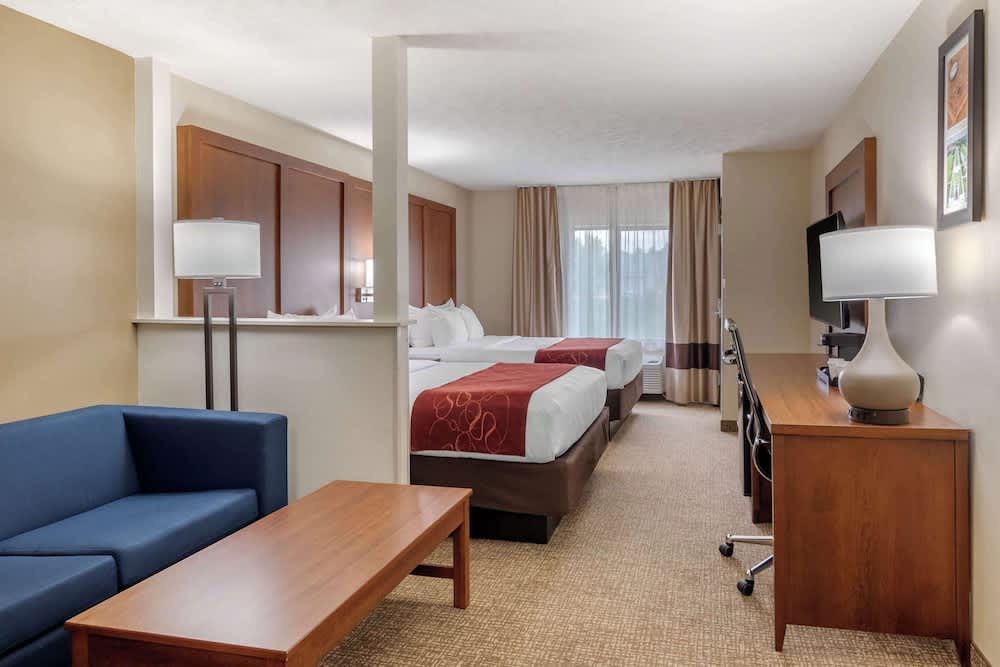 Comfort Suites Speedway - Kansas City 1