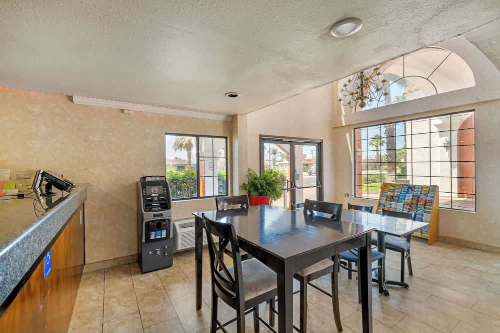 Econo Lodge Moreno Valley 4