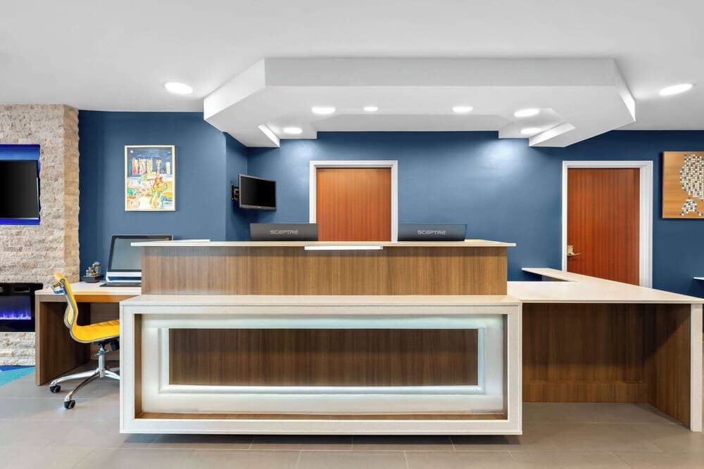 Microtel Inn & Suites by Wyndham Tulsa - Catoosa Route 66 2