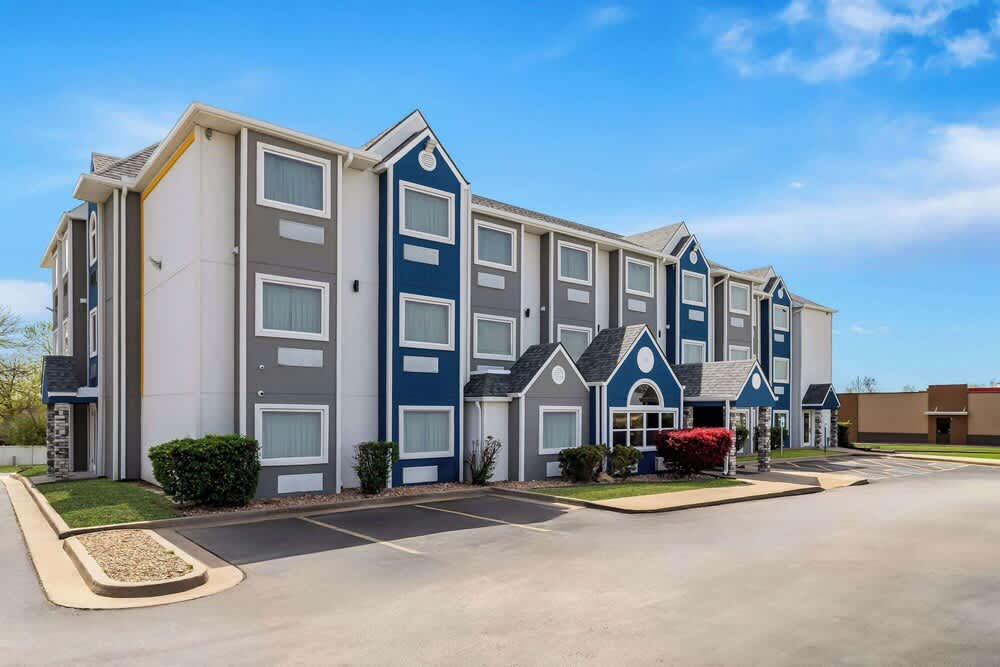 Microtel Inn & Suites by Wyndham Tulsa - Catoosa Route 66 1