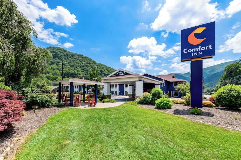 Comfort Inn near Great Smoky Mountain National Park 1
