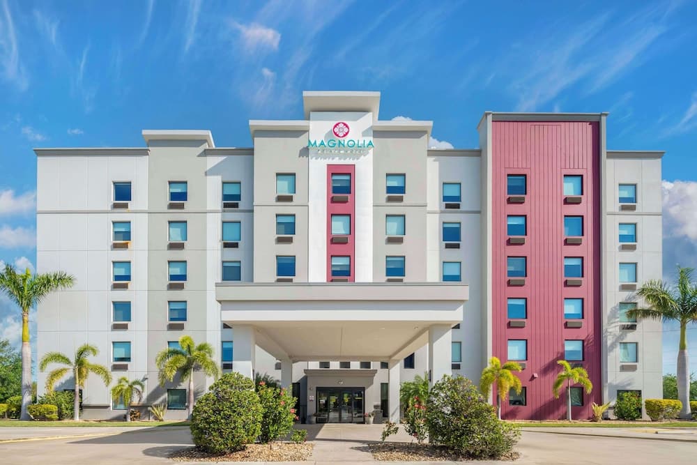 Magnolia Pointe; BW Signature Collection 1