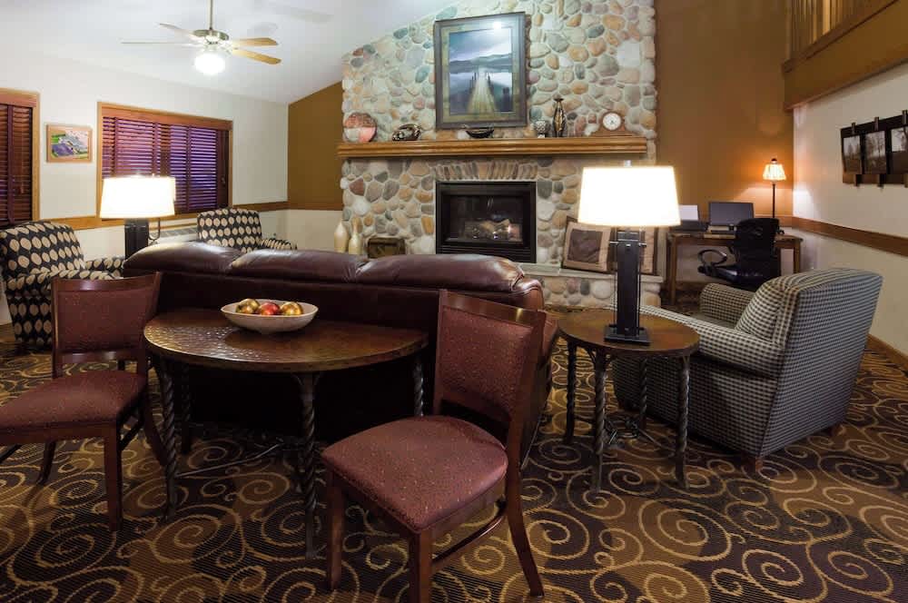 AmericInn by Wyndham Austin 1