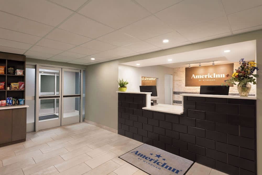 AmericInn by Wyndham Dodgeville 2