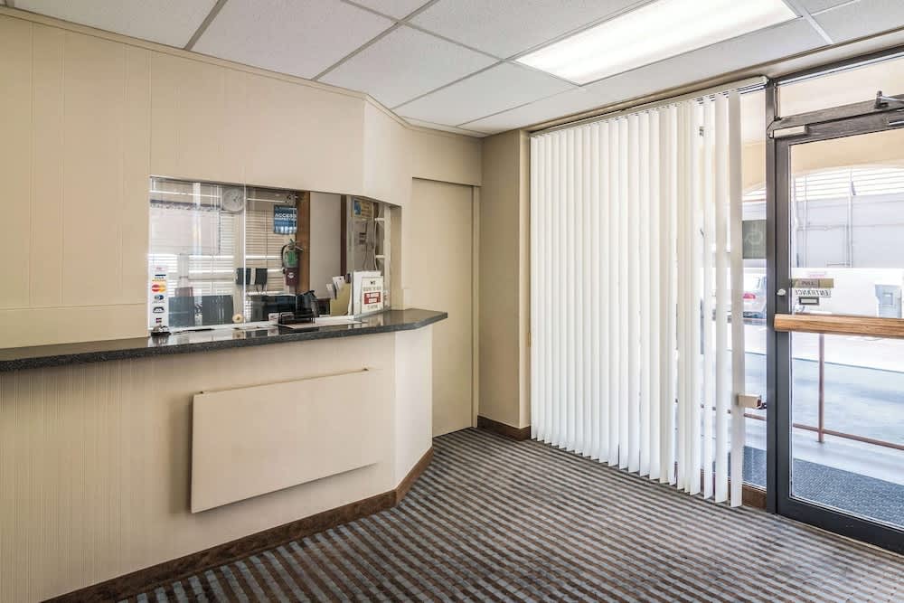 Rodeway Inn Regalodge 4