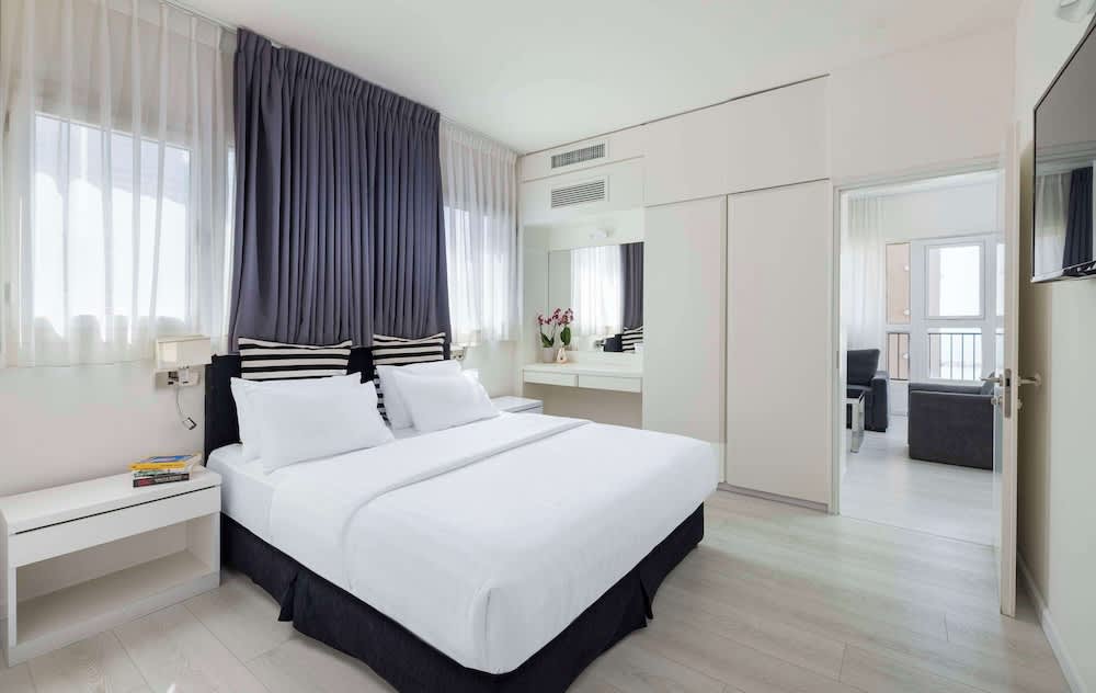 Best Western Regency Suites 1