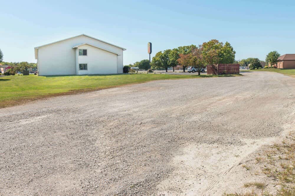 Super 8 by Wyndham Du Quoin 1