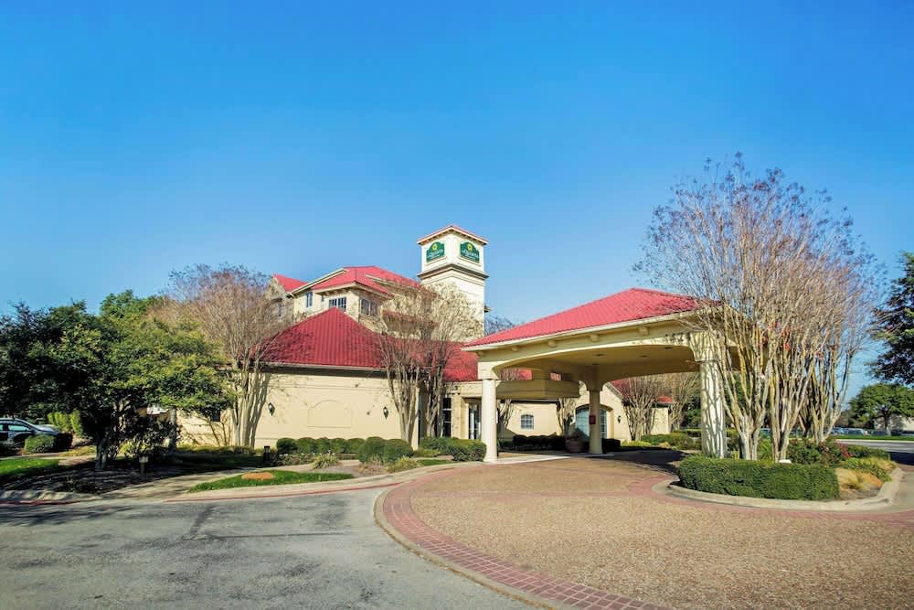 La Quinta by Wyndham Austin Southwest 1