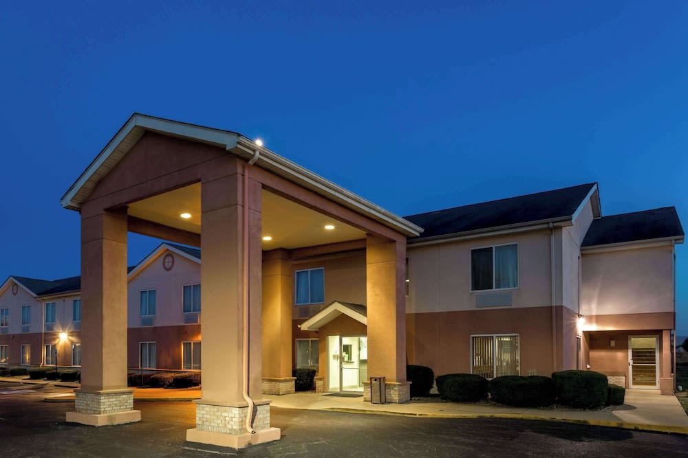 Super 8 by Wyndham Frankfort IN 1