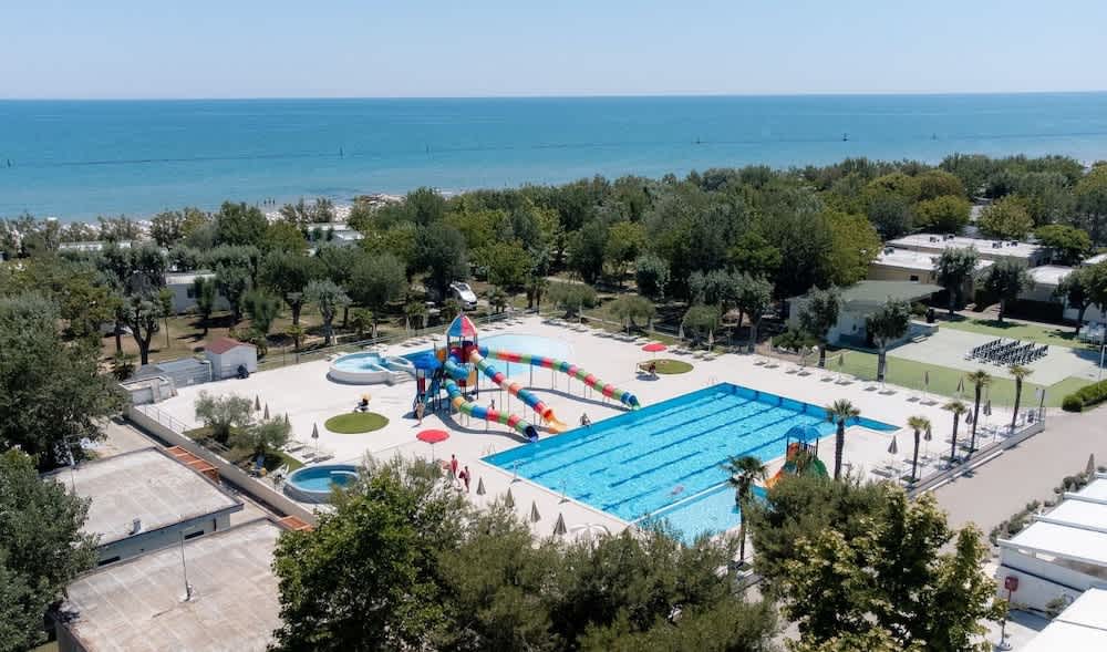 Club del Sole Stork Family Collection 1