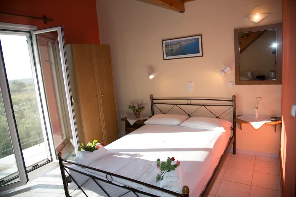 Almyros Studios & Apartments 5