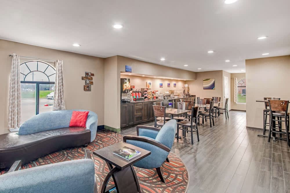 Best Western Cedar Inn 2