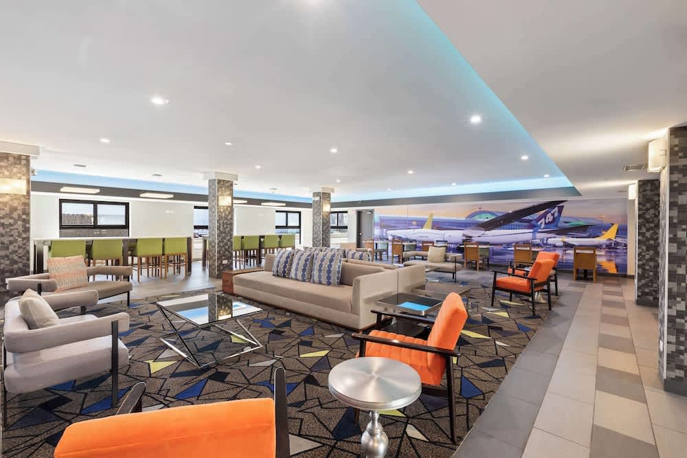 Best Western Inn & Suites - Midway Airport 1
